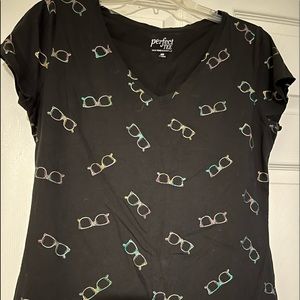 NY&Co Tee in Black w/sunglasses Size Medium